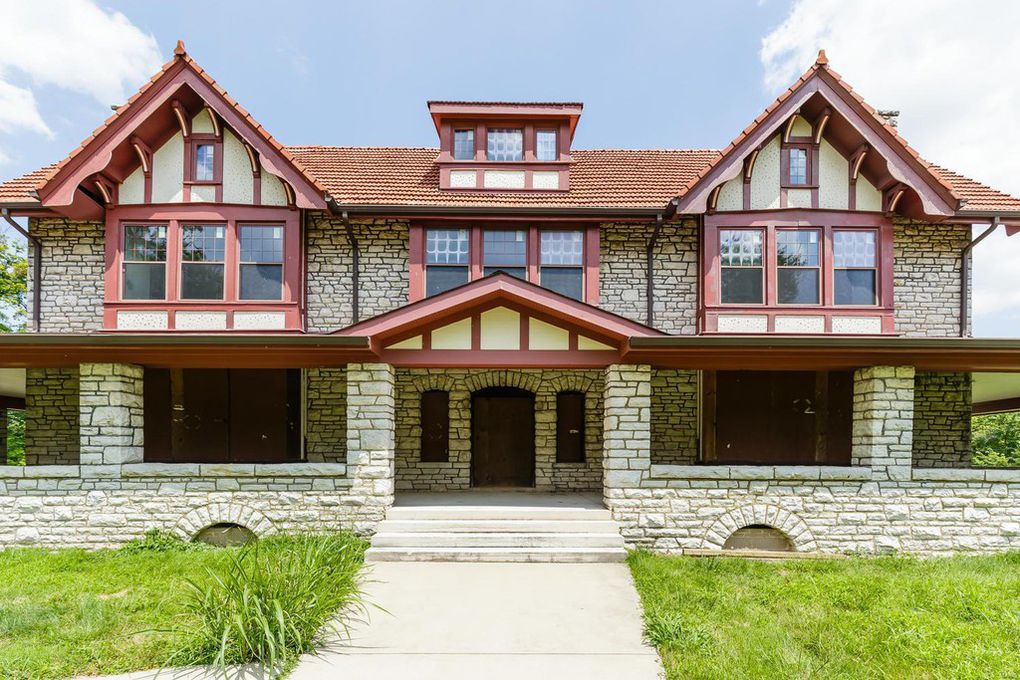 c.1900 Missouri estate sale on 9+ acres