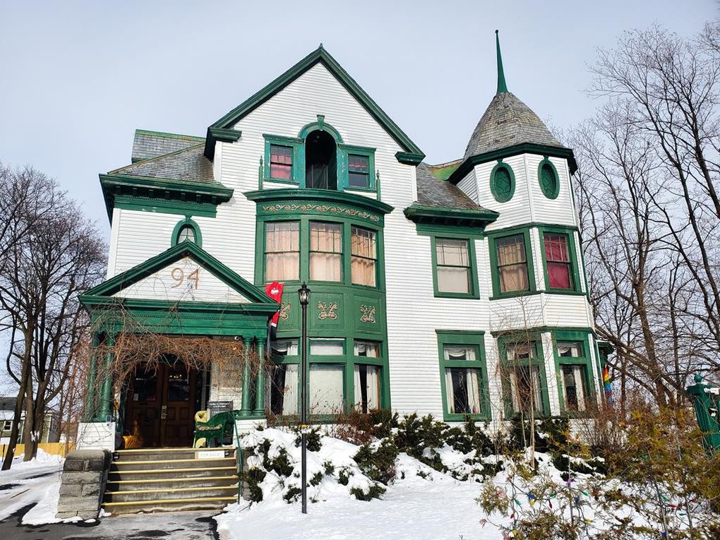 B&B
