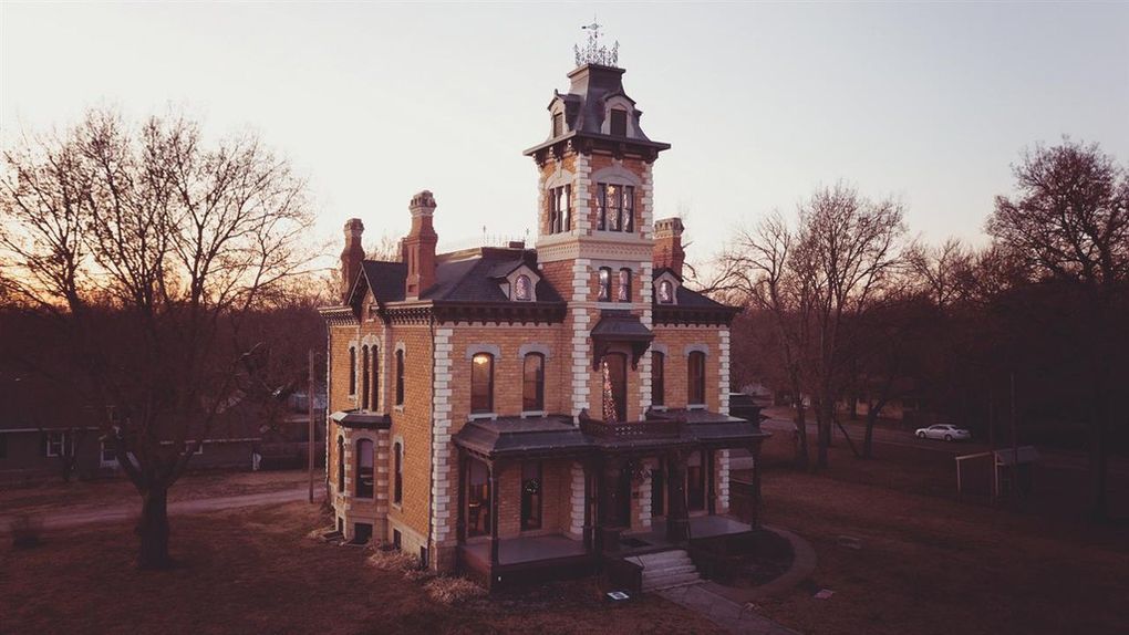 mansion