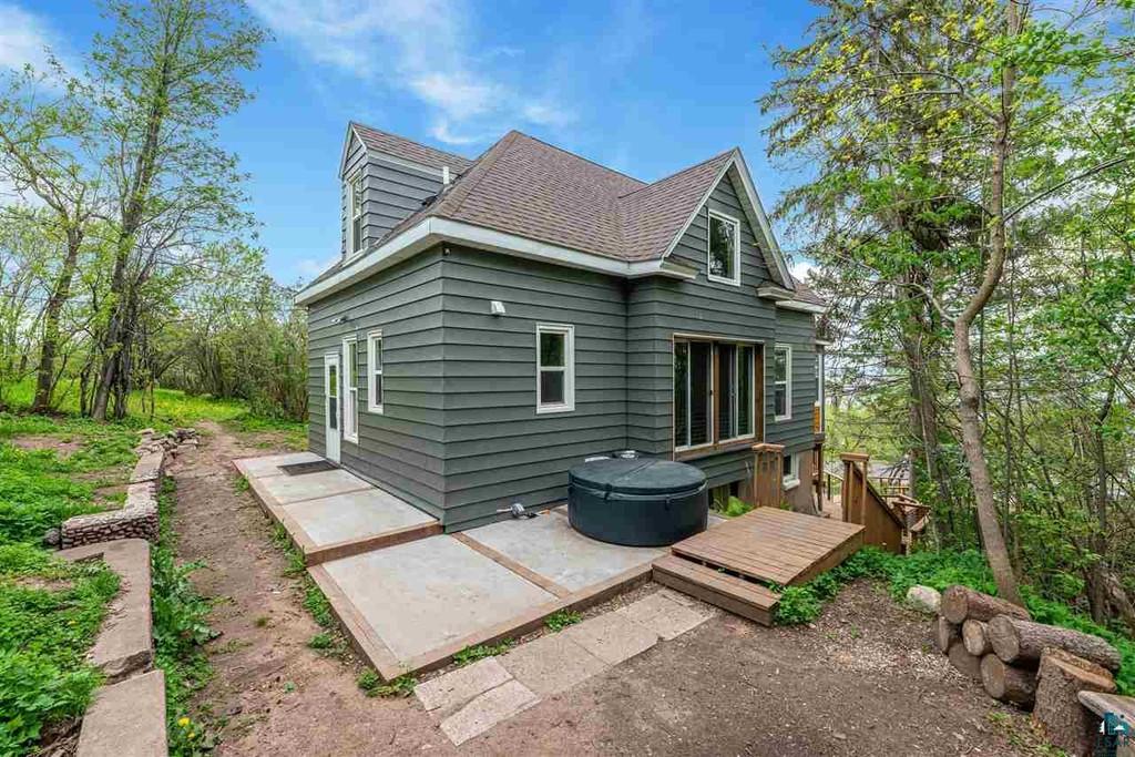 1221n