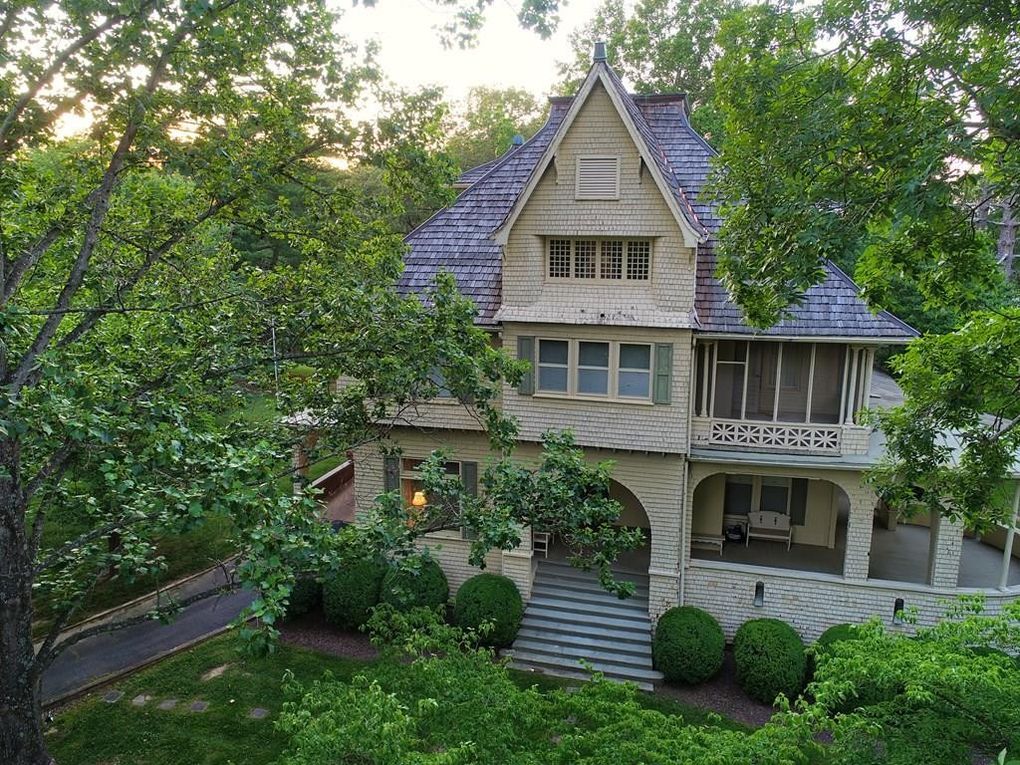 Queen Anne Victorian