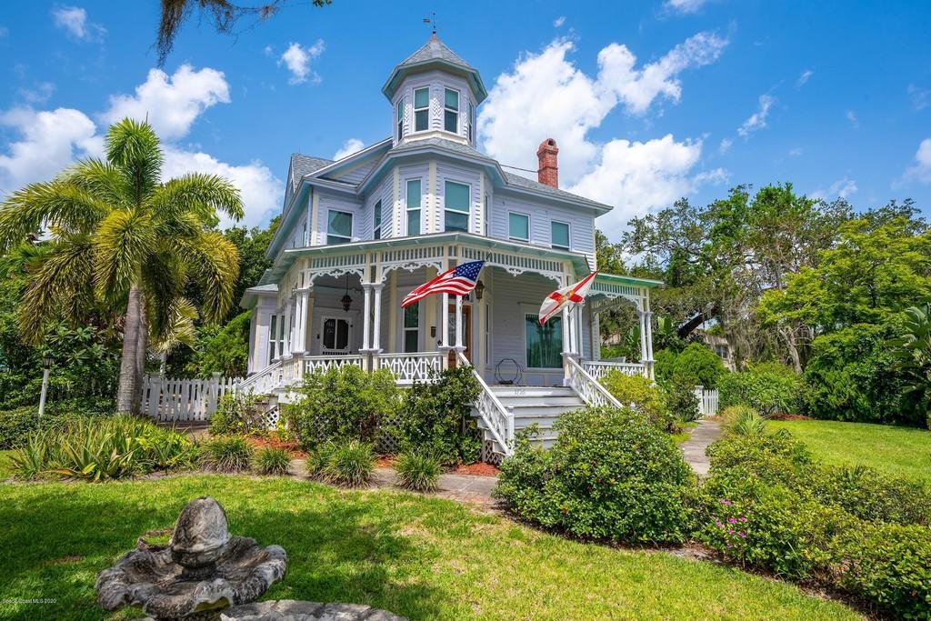 Queen Anne Victorian home for sale