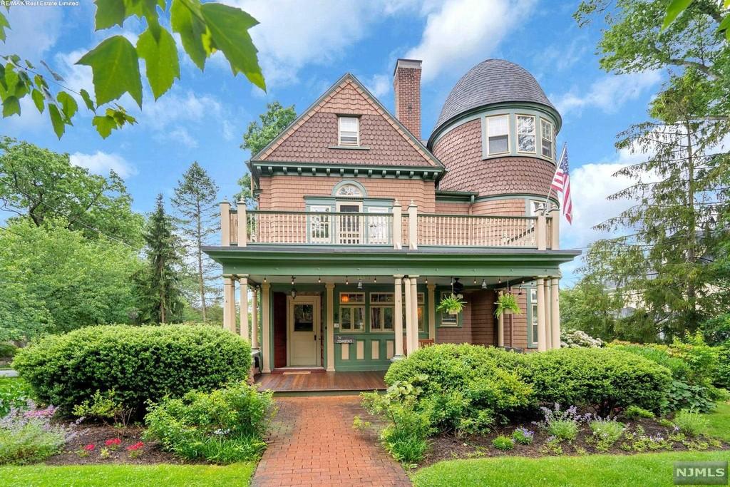Queen Anne Victorian home for sale