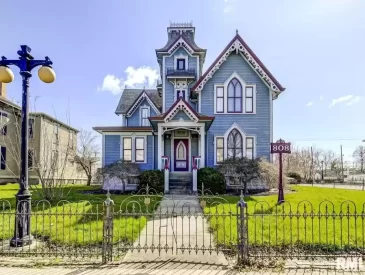 Queen Anne Victorian
