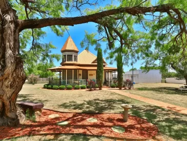 victorian cottage
