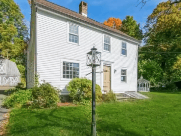 New England colonial