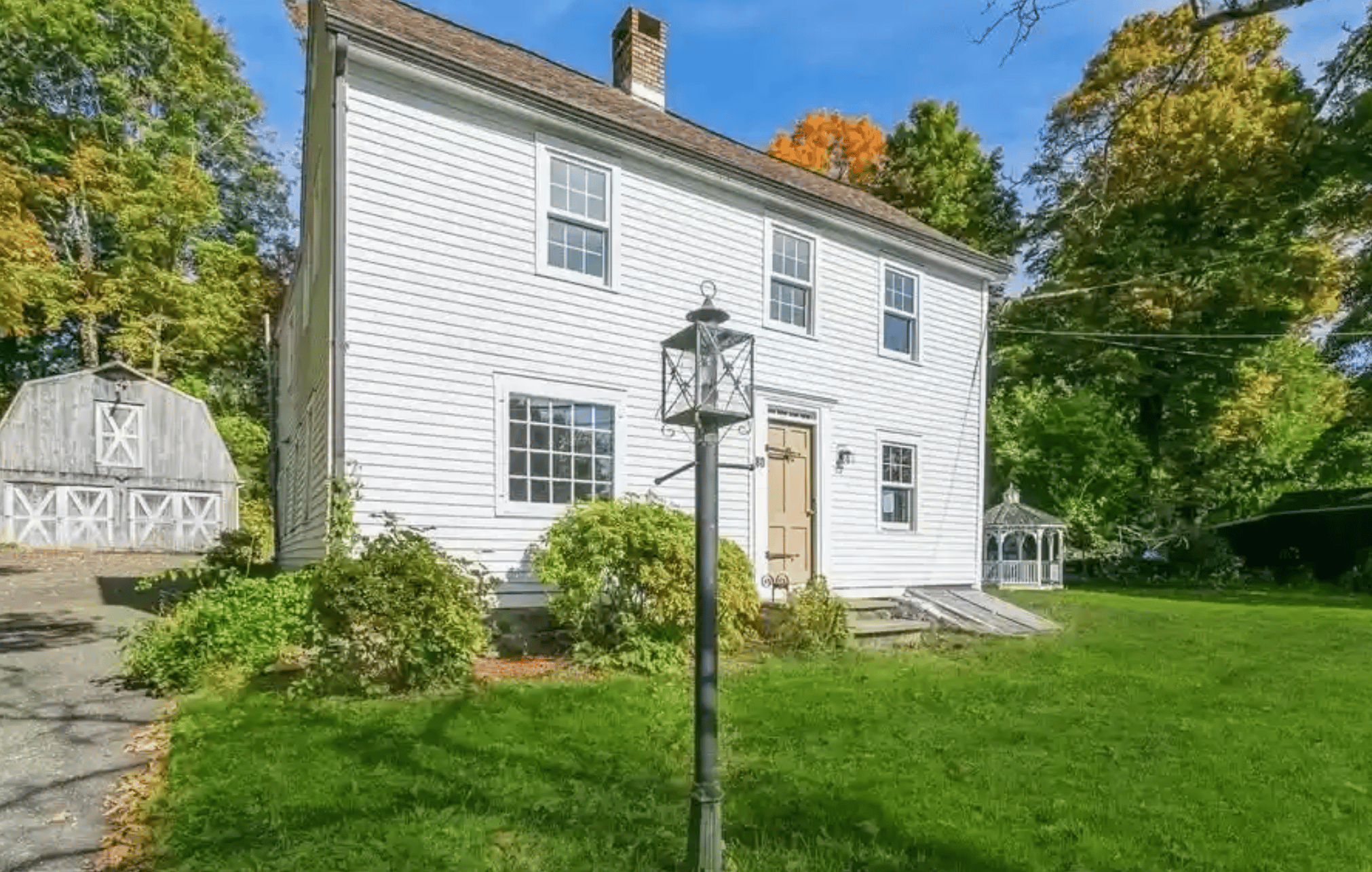 New England colonial