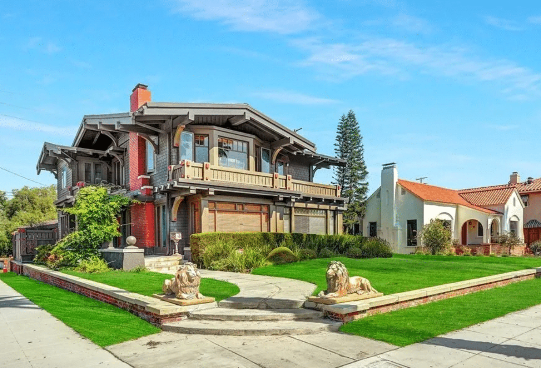 craftsman home with water views