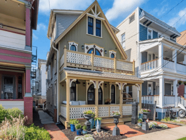 beachside folk victorian