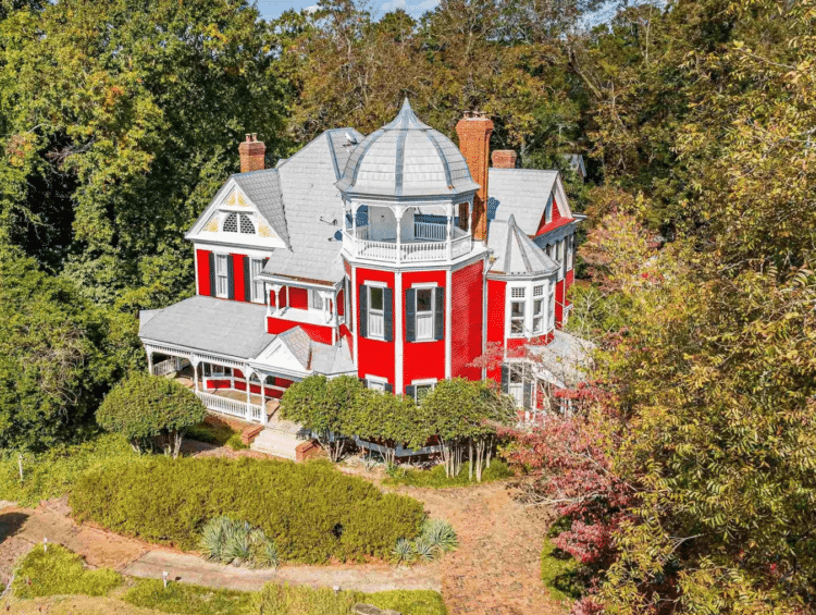 Queen Anne victorian