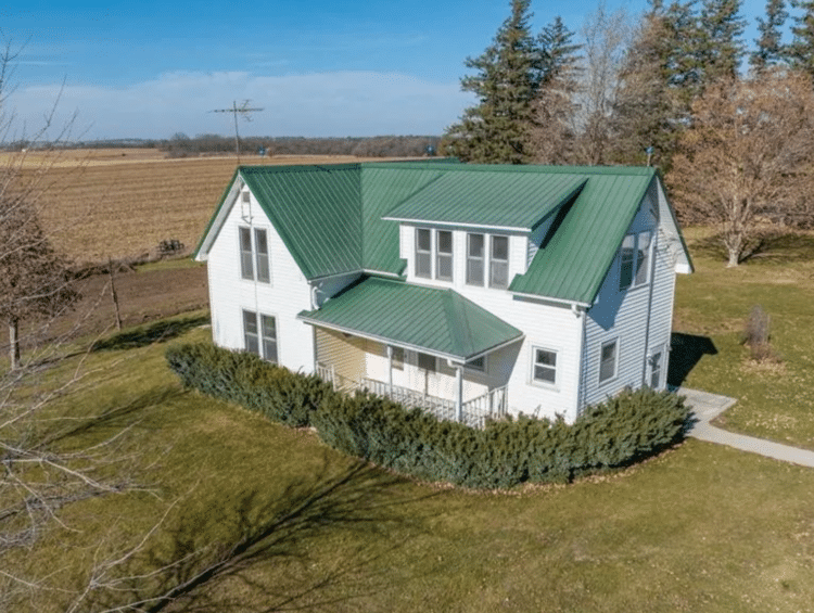 Iowa farmhouse for sale