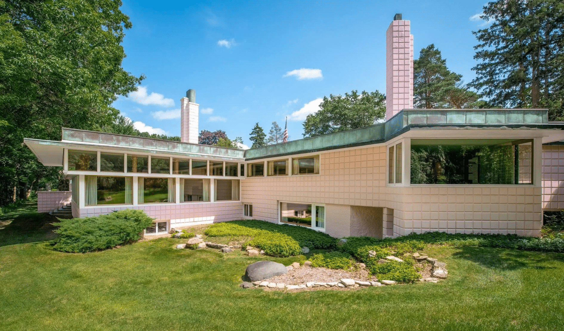 riverfront modern michigan home