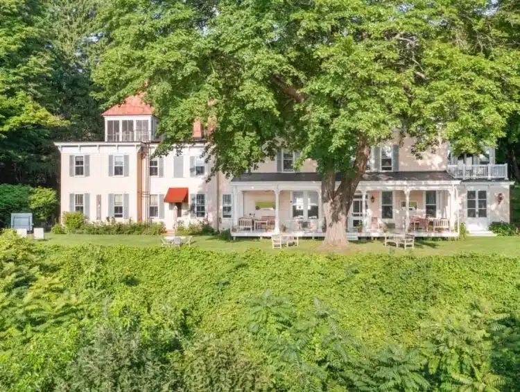 waterfront New York mansion for sale