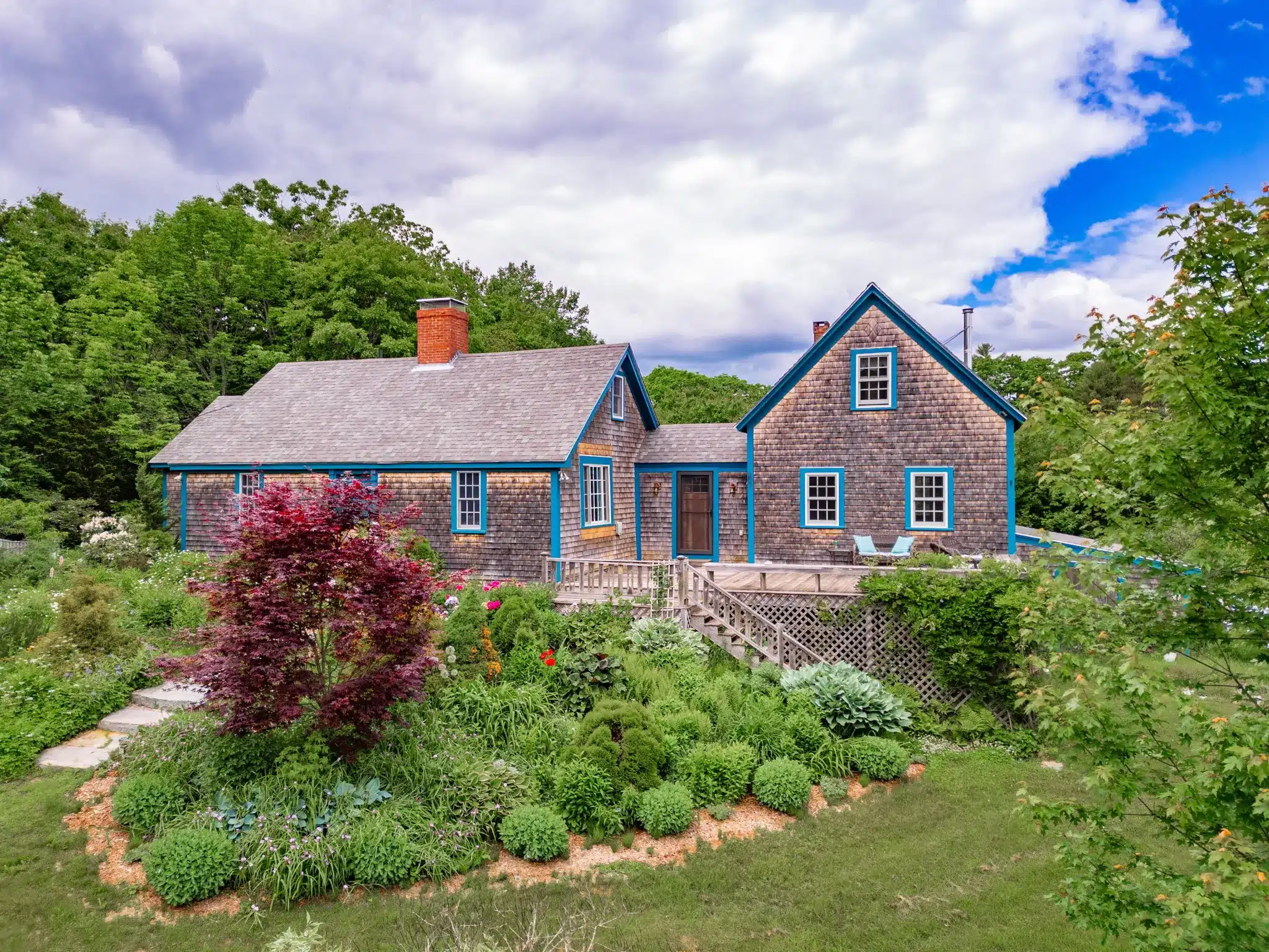maine cape cod style-home