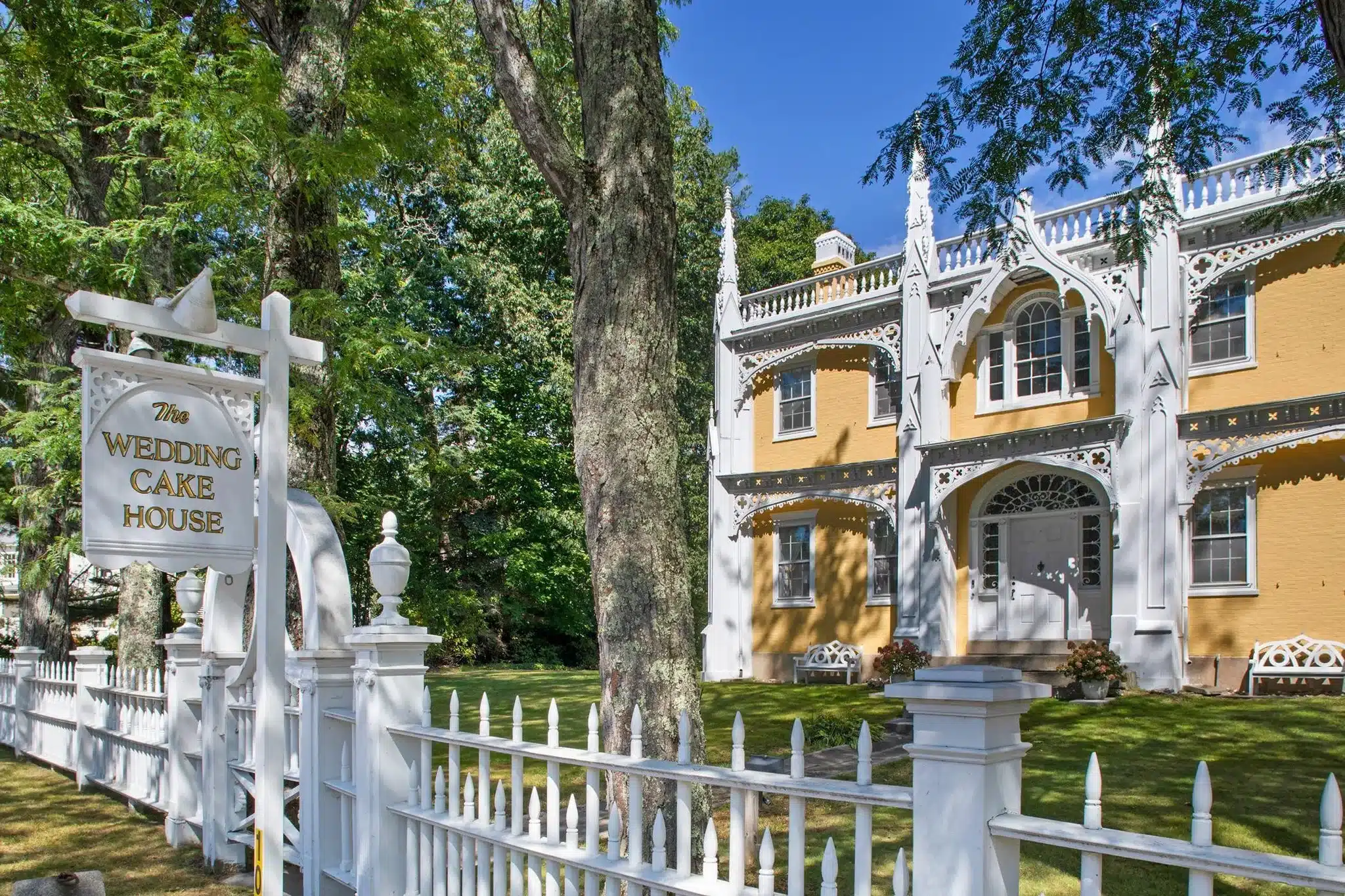 wedding cake house