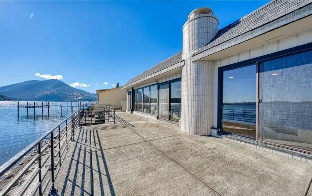 lakefront California mid-century