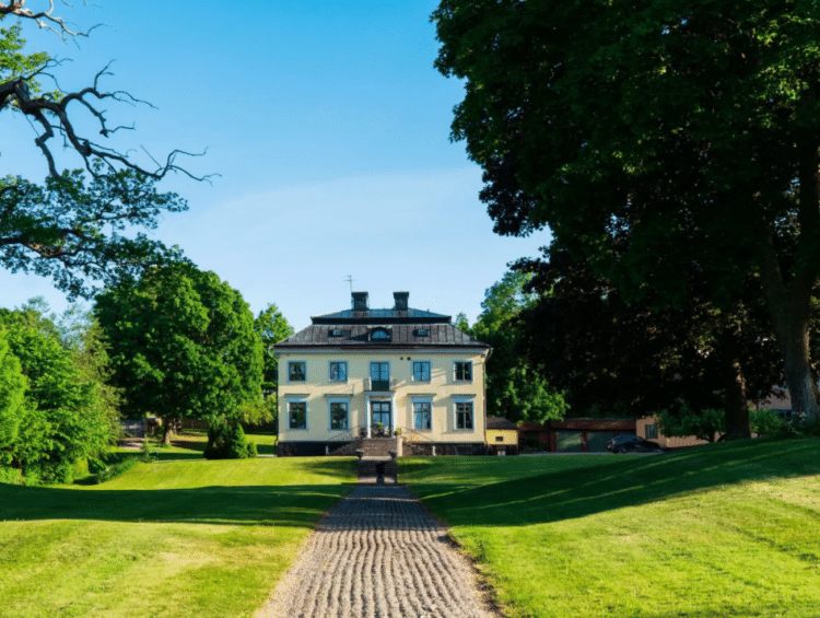 Loviselund estate