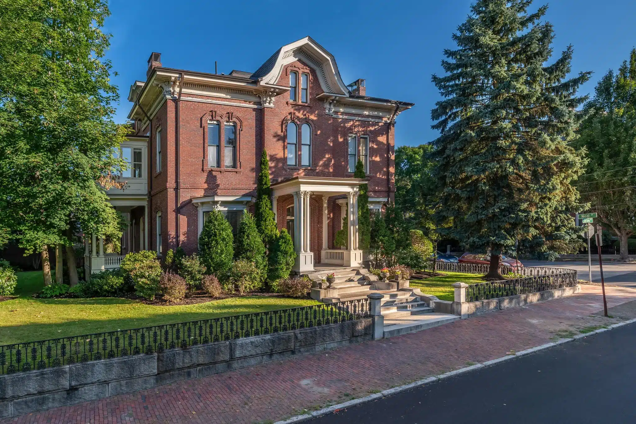 Maine brick Italianate