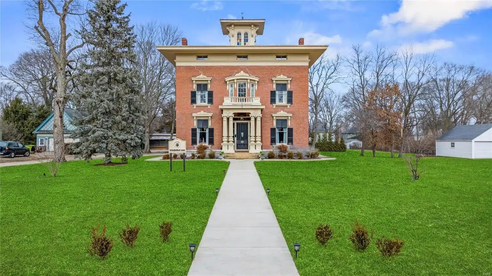 Illinois Villa Dewolf