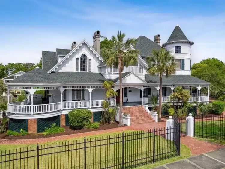 Florida Queen Anne victorian