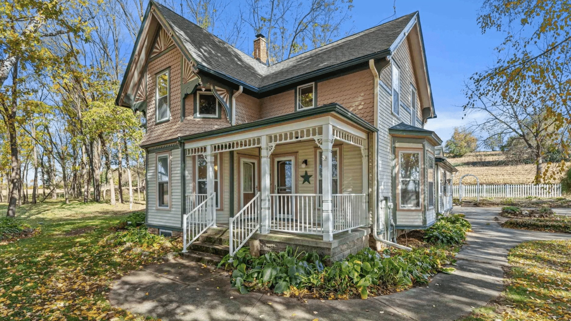 wisconsin farmhouse victorian