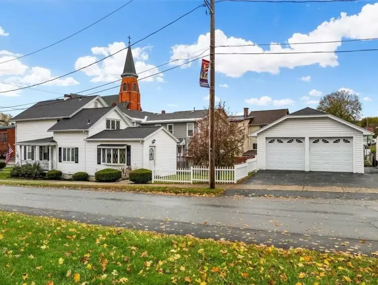 New York colonial style home