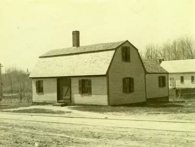 maine dutch colonial