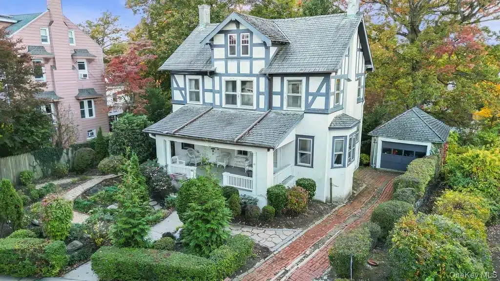 New York tudor revival