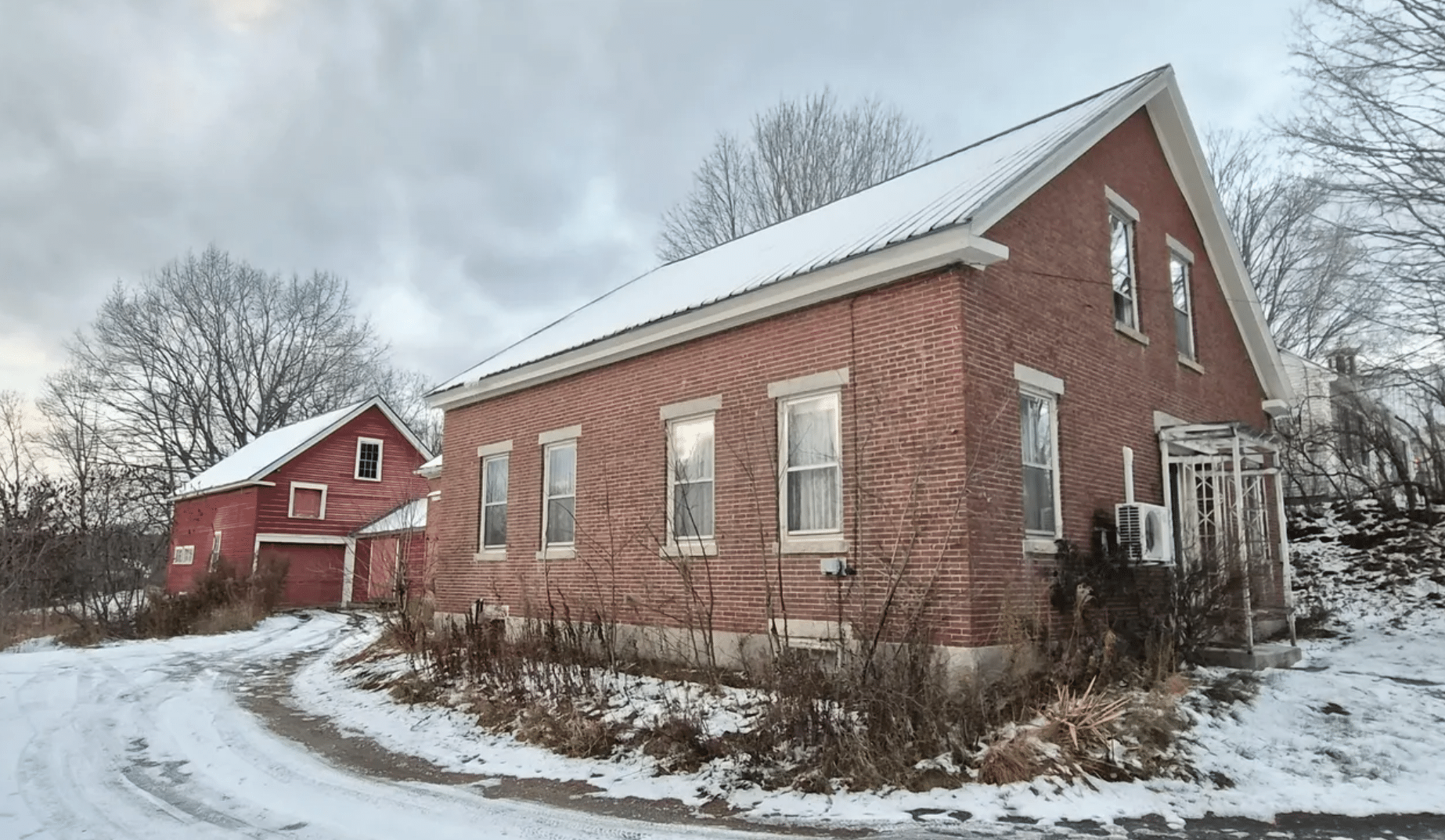 maine farmhouse