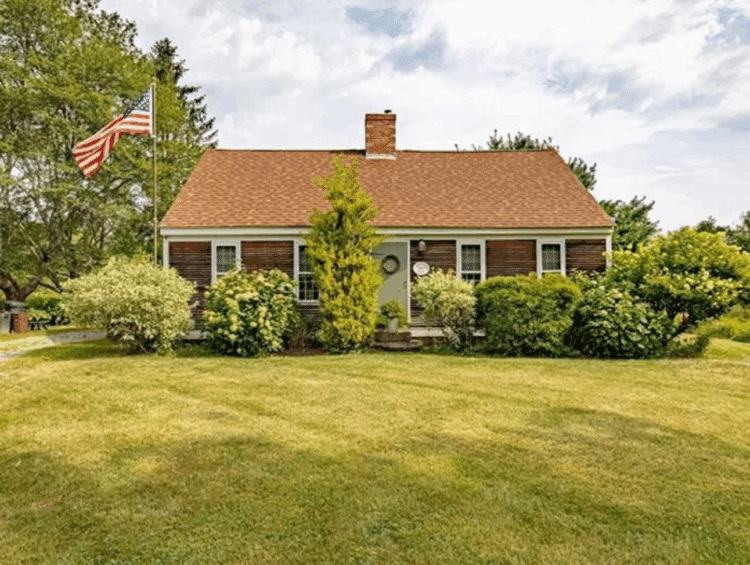 Rhode Island colonial cottage