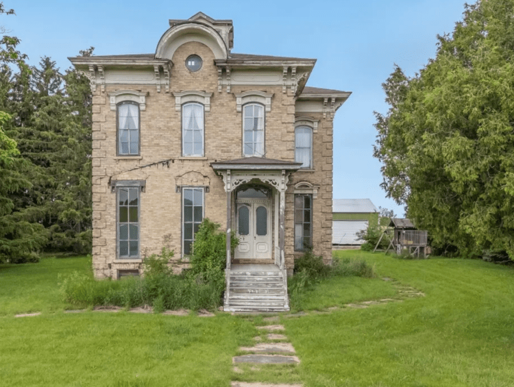 wisconsin farmhouse