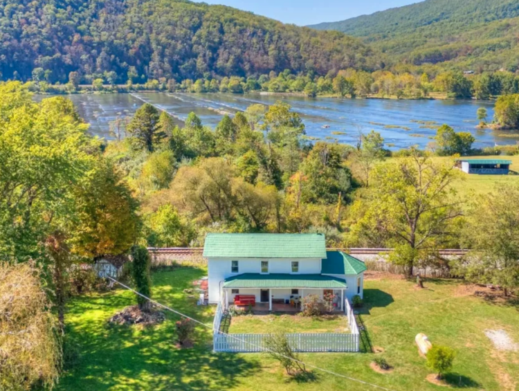 virginia farmhouse