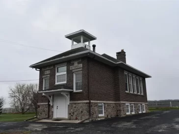 wisconsin farmhouse