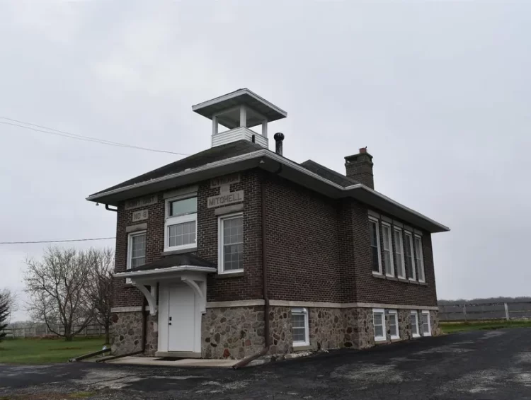 wisconsin farmhouse