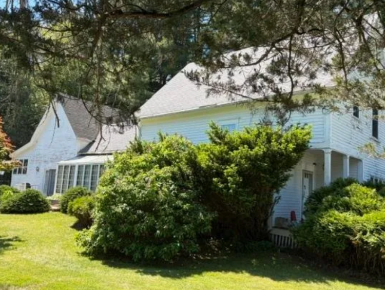 new hampshire farmhouse