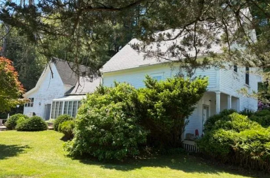 new hampshire farmhouse