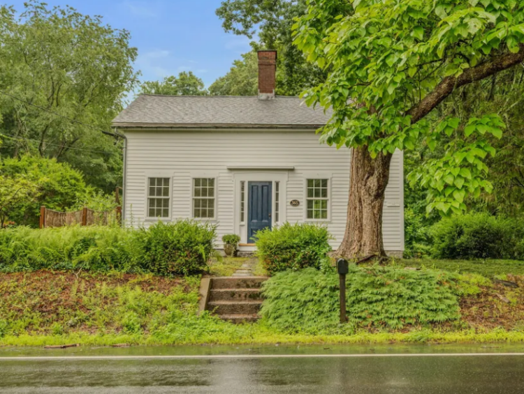 connecticut colonial revival