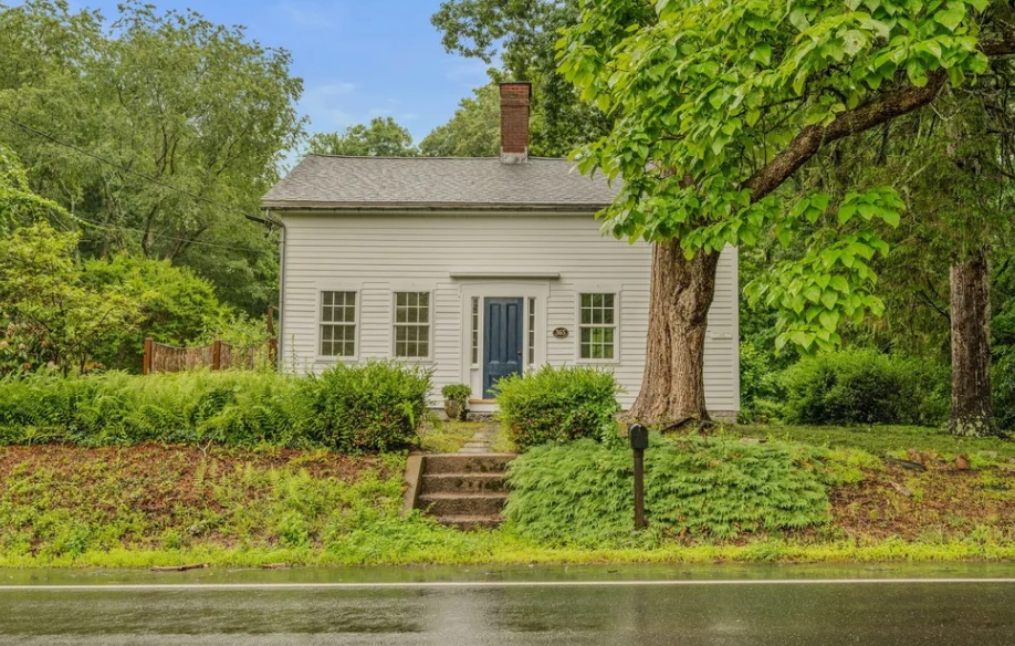 connecticut colonial revival