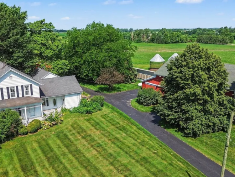 illinois farmhouse